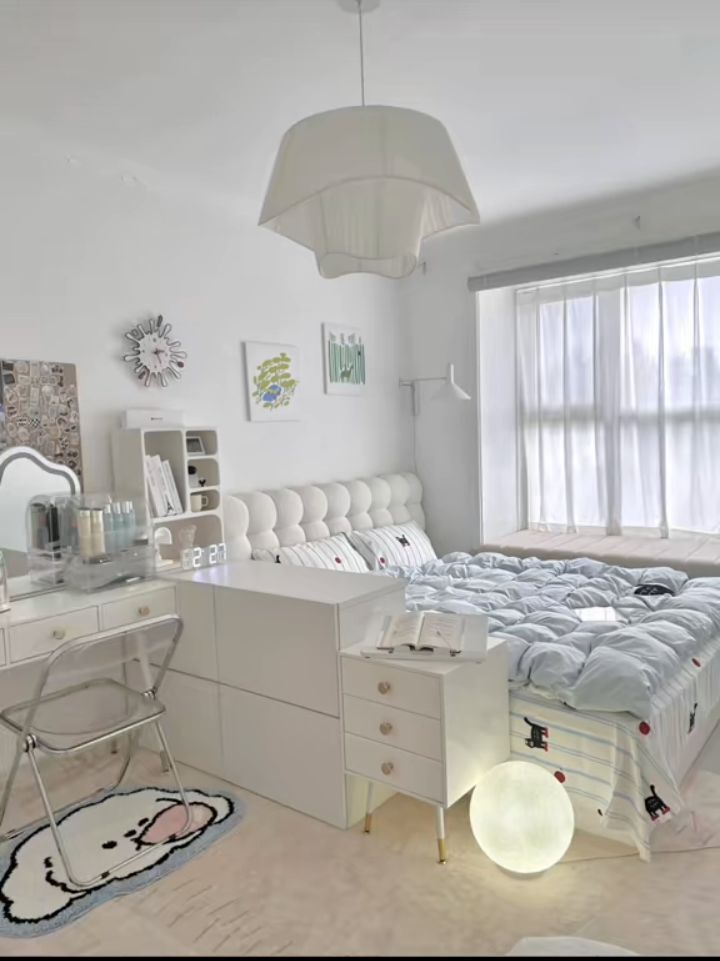 Dekorasi kamar aesthetic bersih dan rapi setelah dibersihkan