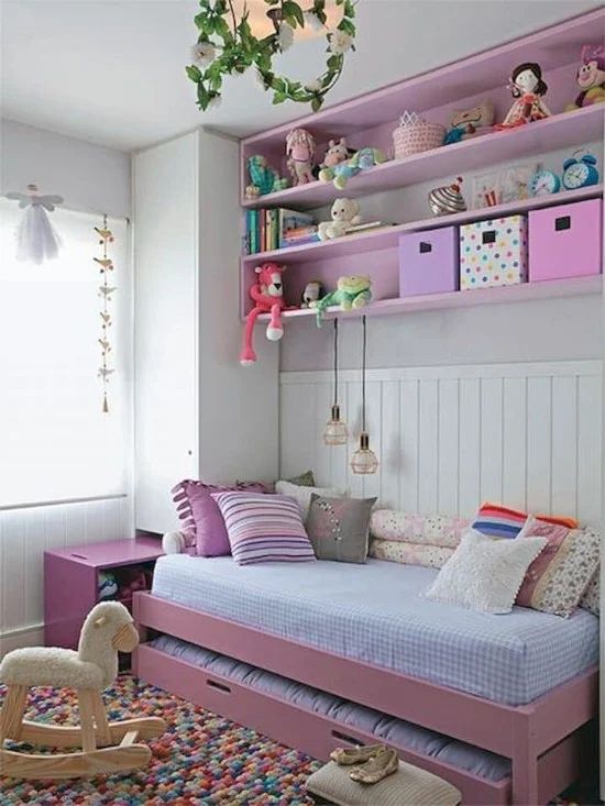 Warna pastel kamar tidur dengan kombinasi soft pink dan mint green yang estetik dan nyaman