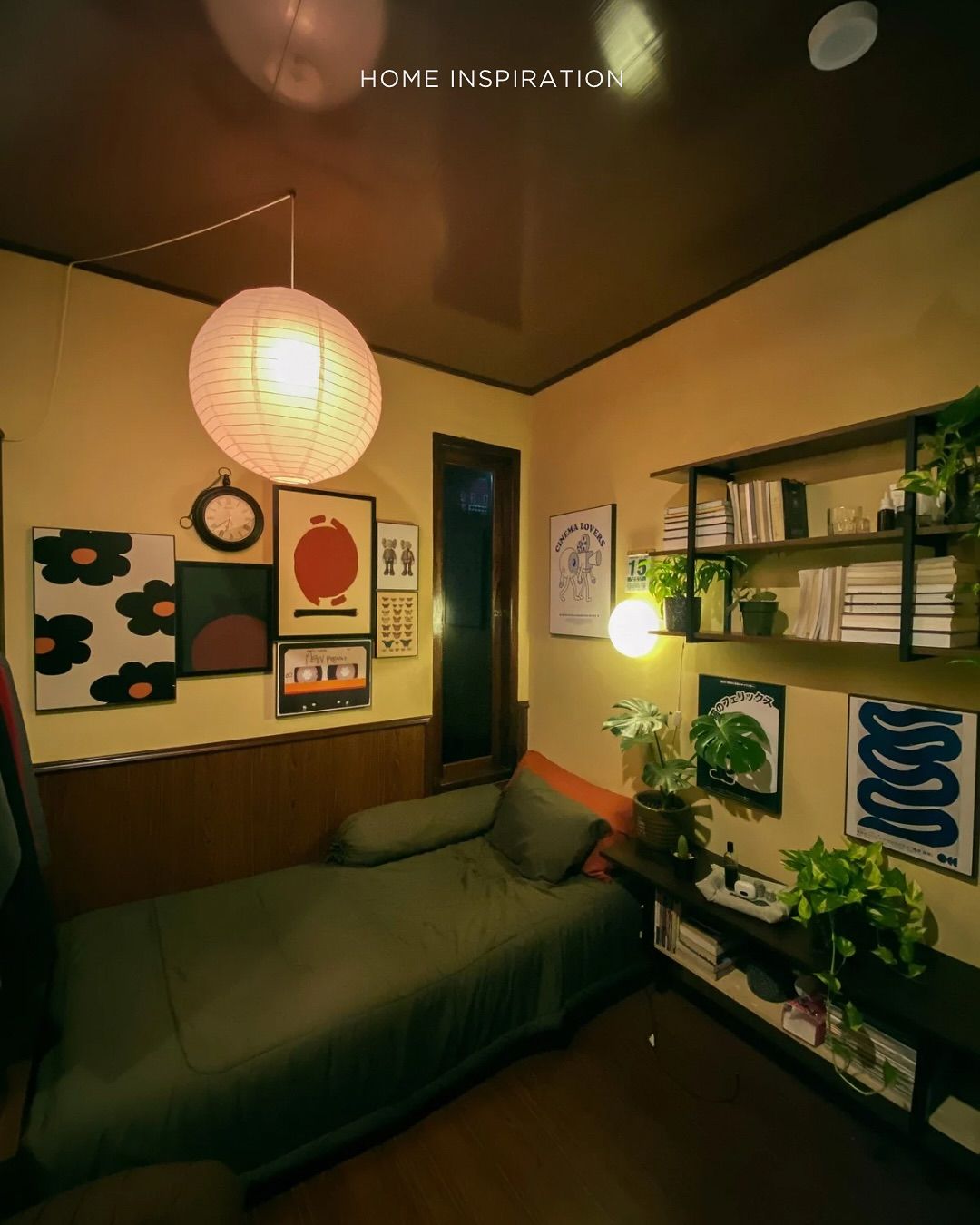 Inspirasi kamar cafe cozy dengan dekorasi minimalis.